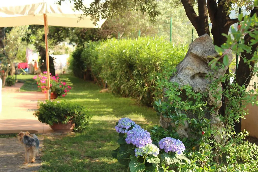Torpè B&B I Mari 0*,  איטליה