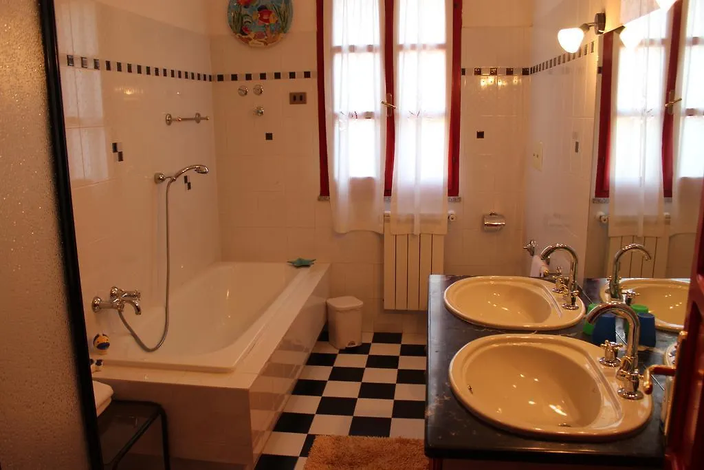 Oda ve Kahvaltı B&B I Mari Torpè İtalya
